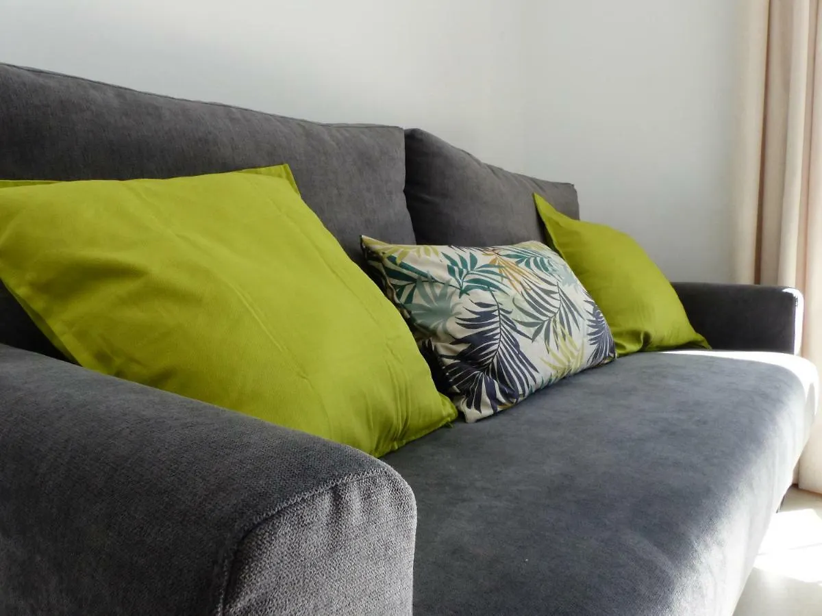 Apartment, 2 Bedrooms, On The Beach, With Pool, Sea Views And Garden -- All Included, Parking & Wifi Benalmádena