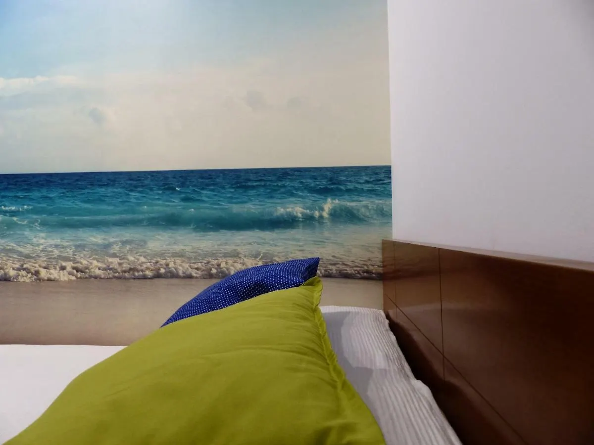 Apartment, 2 Bedrooms, On The Beach, With Pool, Sea Views And Garden -- All Included, Parking & Wifi بينالماذينا إسبانيا