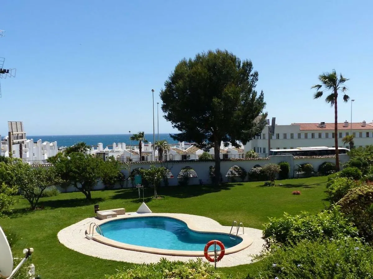 Apartment, 2 Bedrooms, On The Beach, With Pool, Sea Views And Garden -- All Included, Parking & Wifi Benalmádena 0*,  Spanien