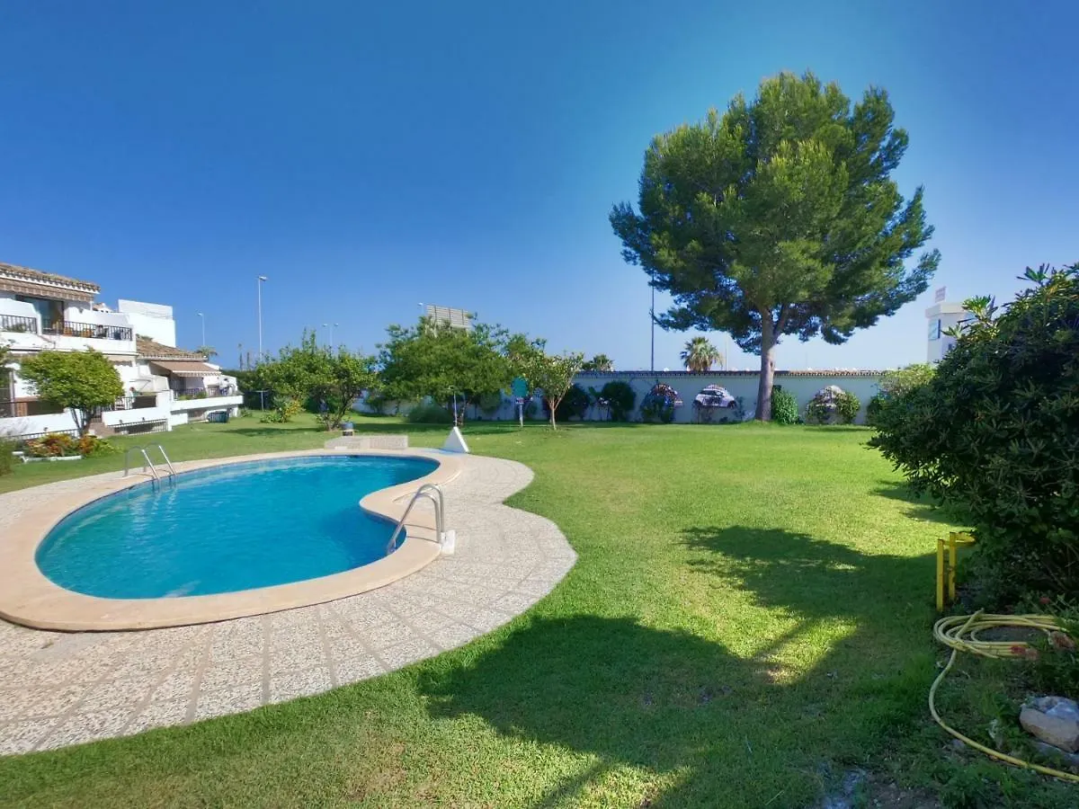 Apartment, 2 Bedrooms, On The Beach, With Pool, Sea Views And Garden -- All Included, Parking & Wifi Benalmádena 0*,