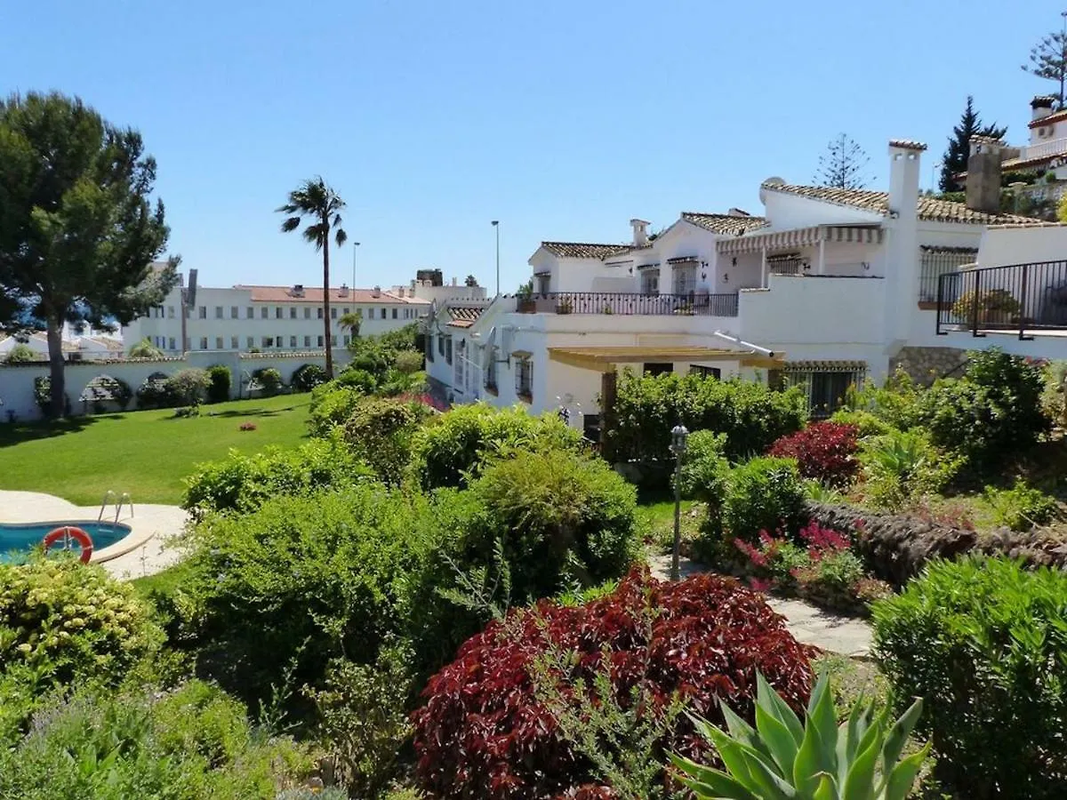 Apartment, 2 Bedrooms, On The Beach, With Pool, Sea Views And Garden -- All Included, Parking & Wifi بينالماذينا