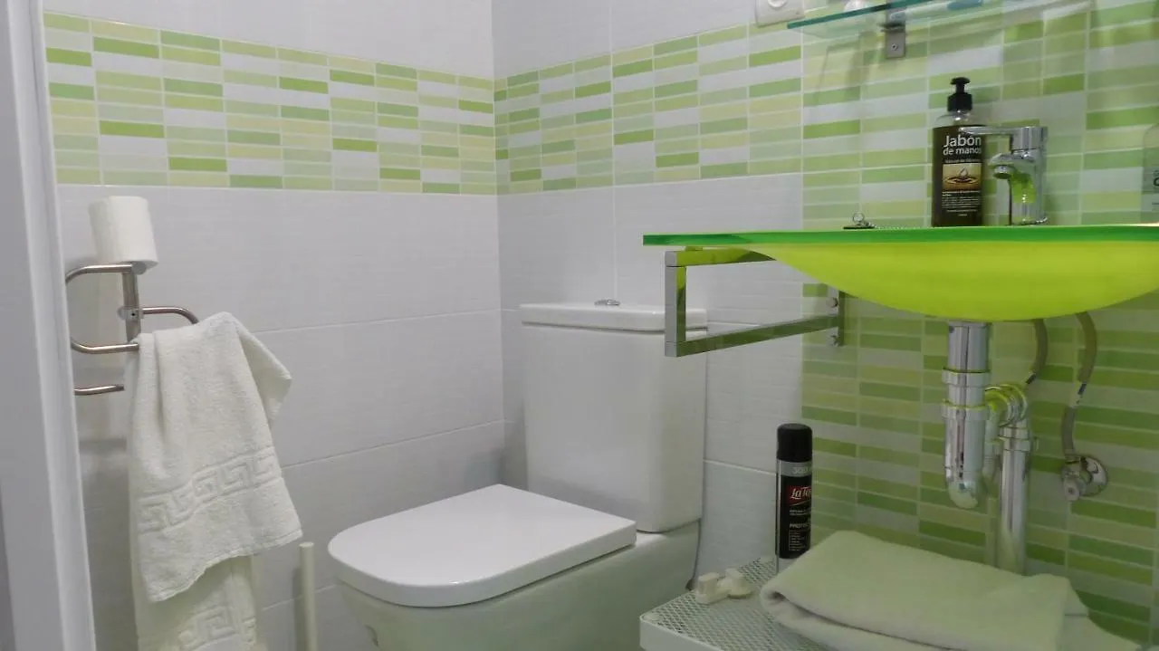Apartment, 2 Bedrooms, On The Beach, With Pool, Sea Views And Garden -- All Included, Parking & Wifi Benalmádena 0*,  España