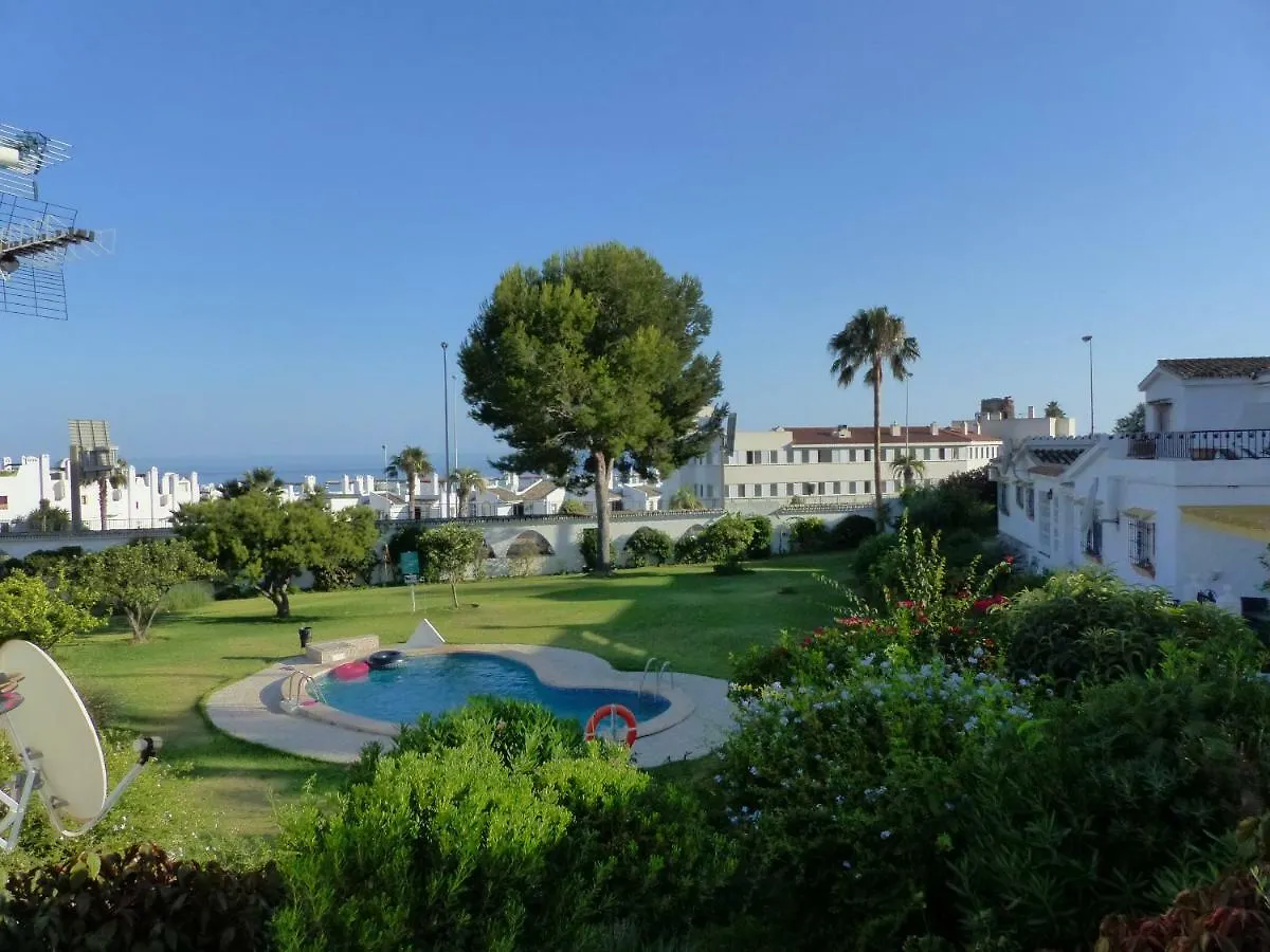 Apartment, 2 Bedrooms, On The Beach, With Pool, Sea Views And Garden -- All Included, Parking & Wifi Benalmádena 0*,  España