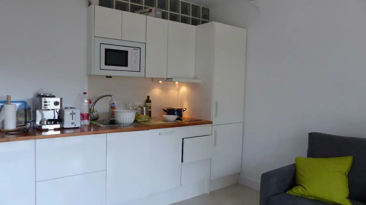 Apartamento Apartment, 2 Bedrooms, On The Beach, With Pool, Sea Views And Garden -- All Included, Parking & Wifi Benalmádena