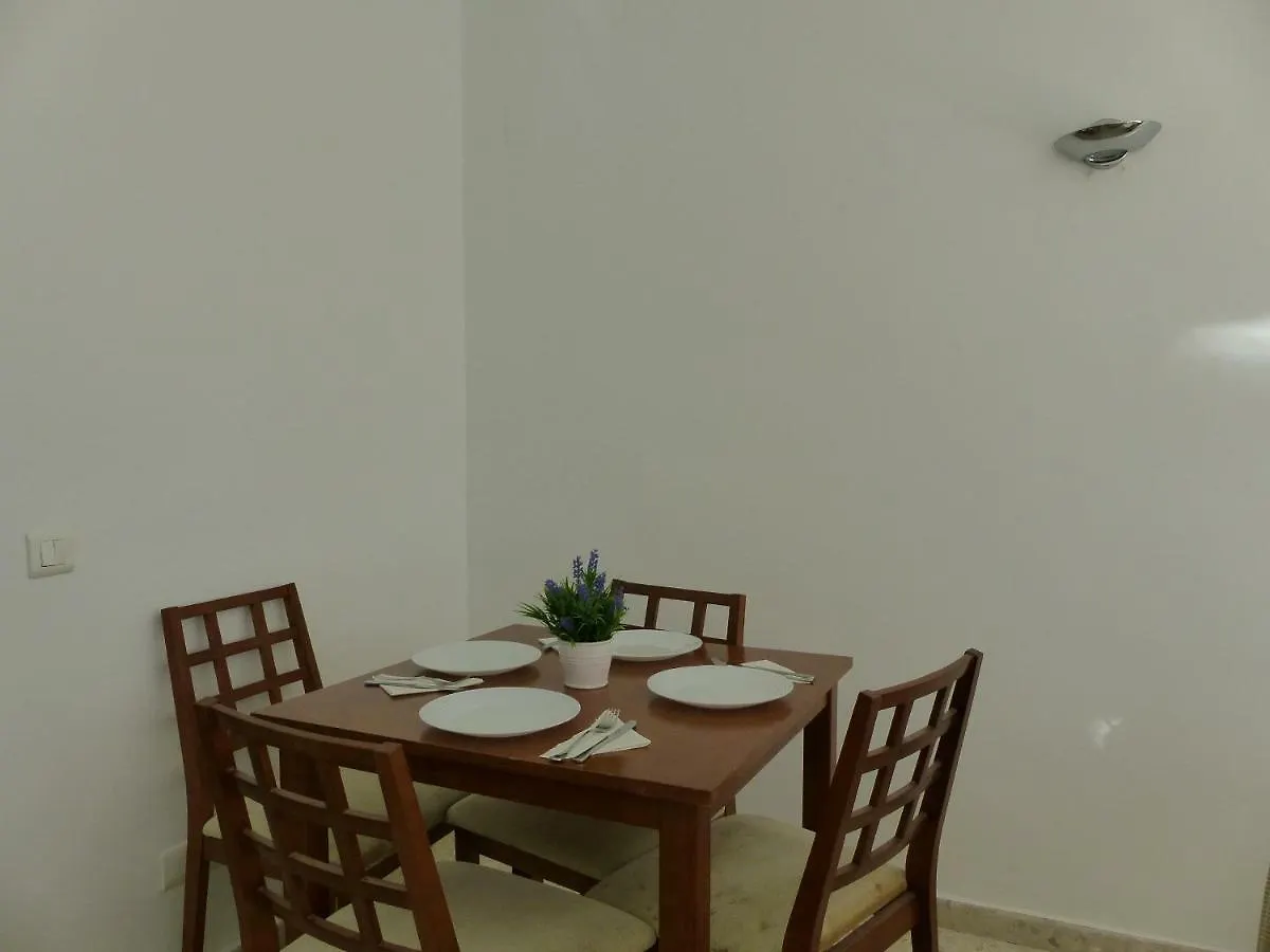 Apartment, 2 Bedrooms, On The Beach, With Pool, Sea Views And Garden -- All Included, Parking & Wifi Benalmádena