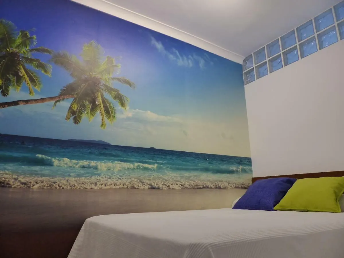 Apartamento Apartment, 2 Bedrooms, On The Beach, With Pool, Sea Views And Garden -- All Included, Parking & Wifi Benalmádena